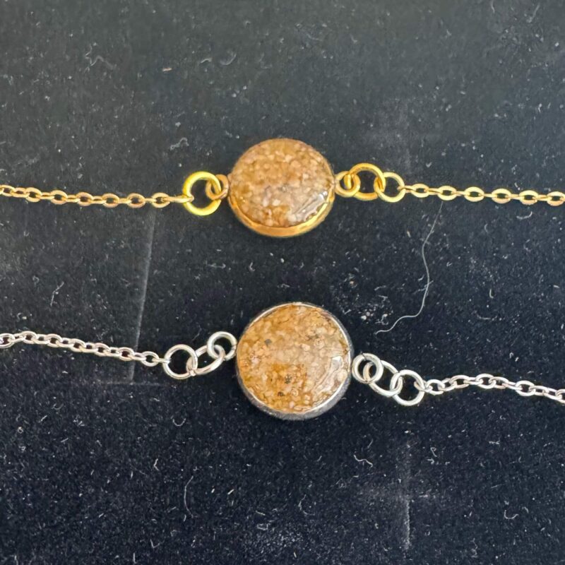Kystguld armbånd – håndlavet smykke fra Cup of Hygge